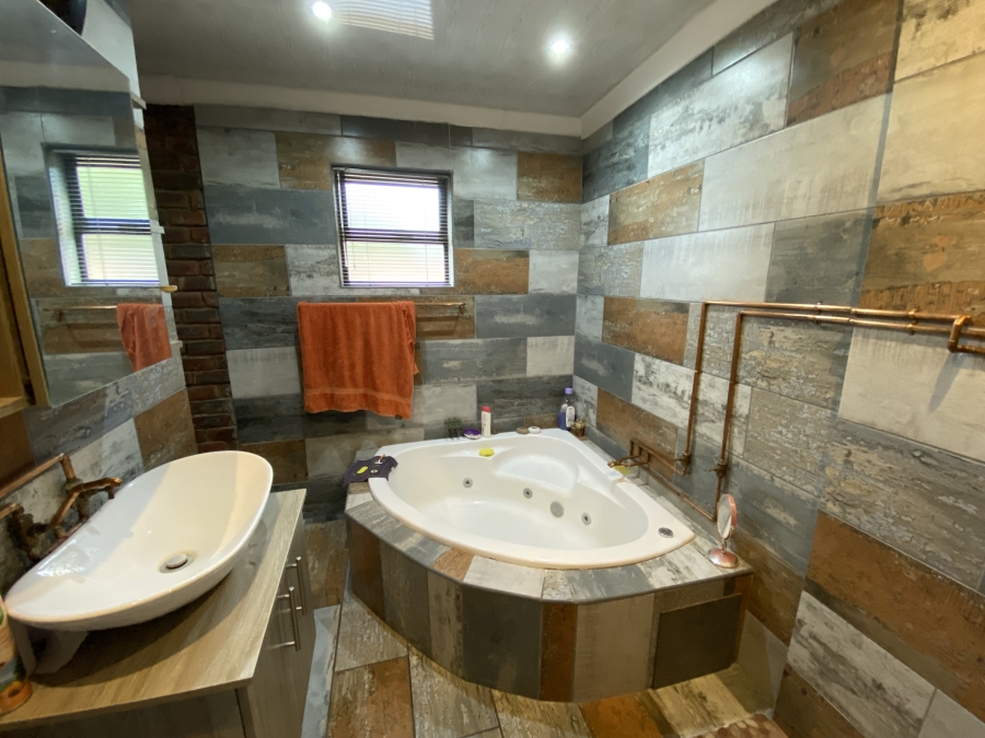 3 Bedroom Property for Sale in Miederpark North West